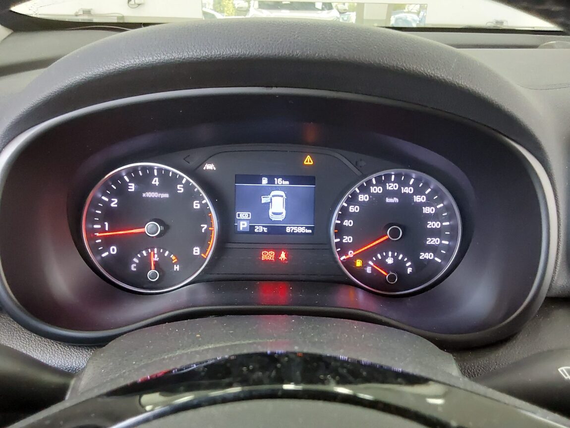 KIA SPORTAGE THE BOLD 2.0 GASOLINE PRESTIGE 2020 - zdjęcie 9