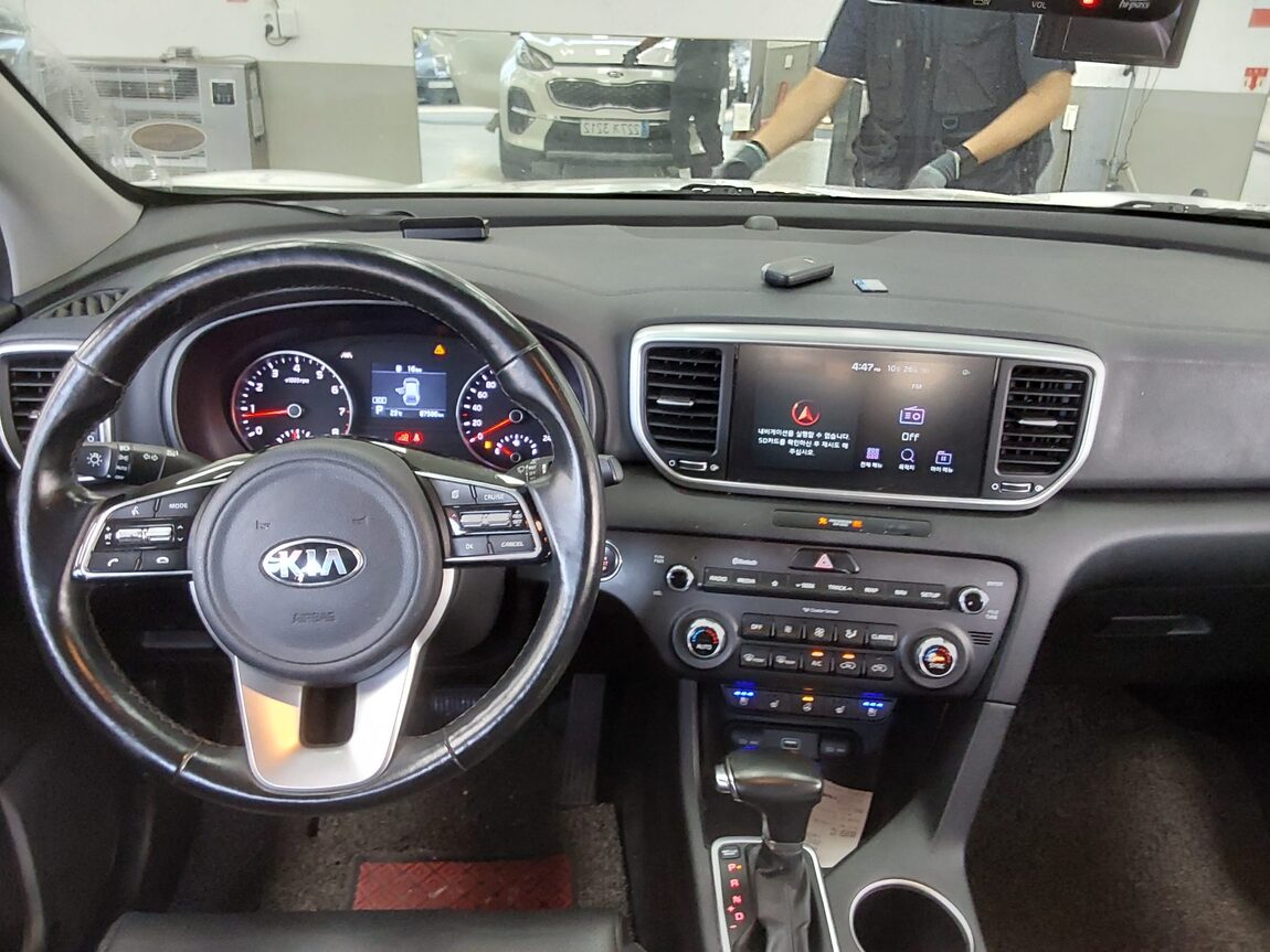 KIA SPORTAGE THE BOLD 2.0 GASOLINE PRESTIGE 2020 - zdjęcie 11