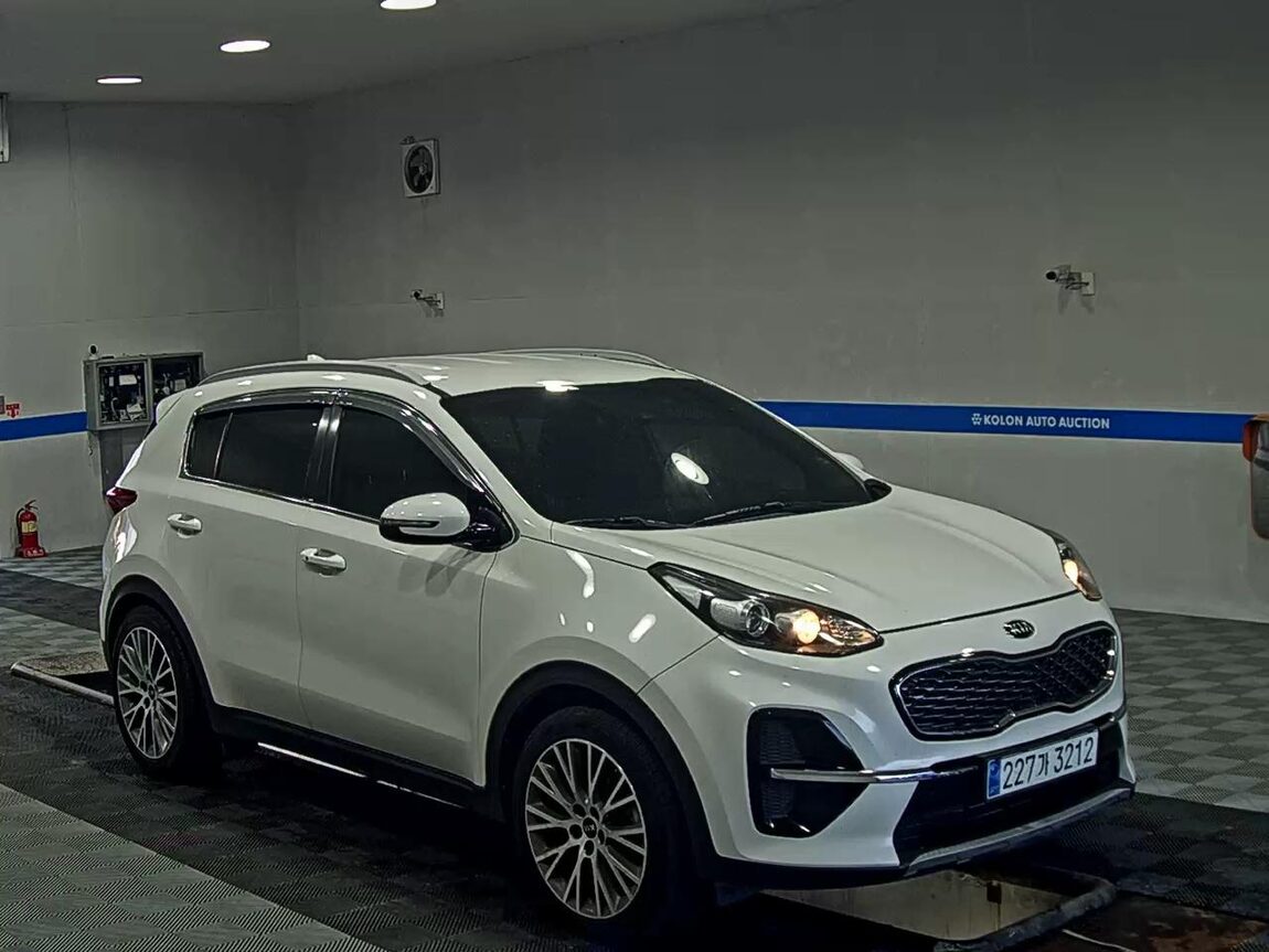 KIA SPORTAGE THE BOLD 2.0 GASOLINE PRESTIGE 2020 - zdjęcie 3