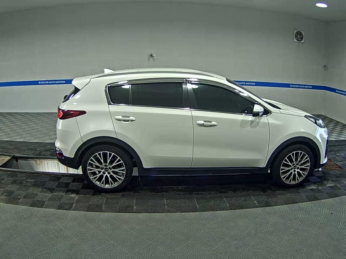 KIA SPORTAGE THE BOLD 2.0 GASOLINE PRESTIGE 2020 - zdjęcie 4