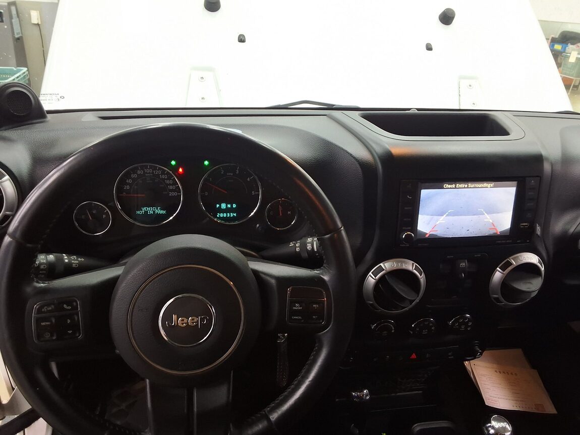 JEEP WRANGLER (JK) 2.8 SAHARA 4-DOOR 2013 - zdjęcie 18