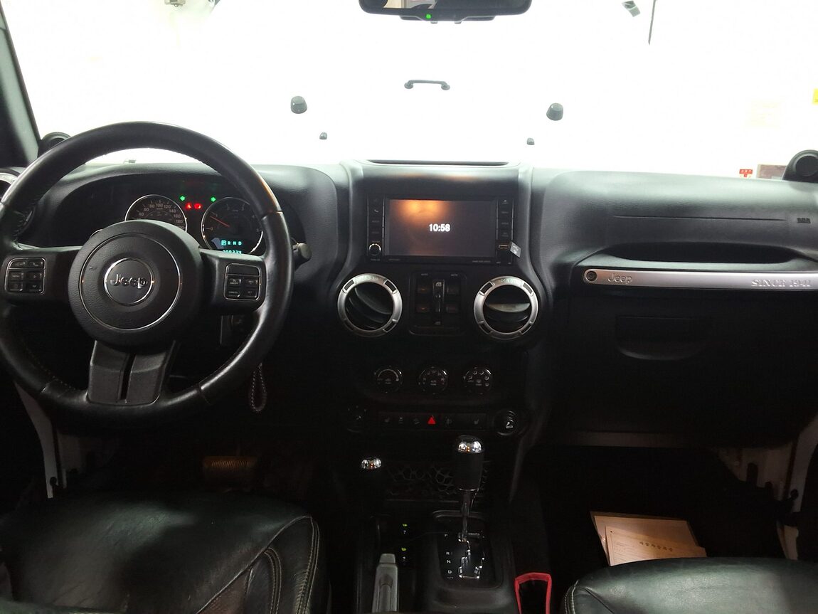 JEEP WRANGLER (JK) 2.8 SAHARA 4-DOOR 2013 - zdjęcie 11