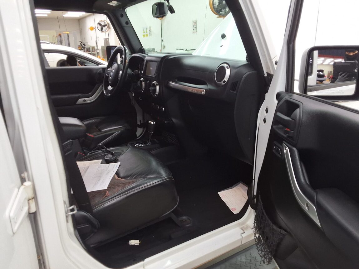 JEEP WRANGLER (JK) 2.8 SAHARA 4-DOOR 2013 - zdjęcie 14