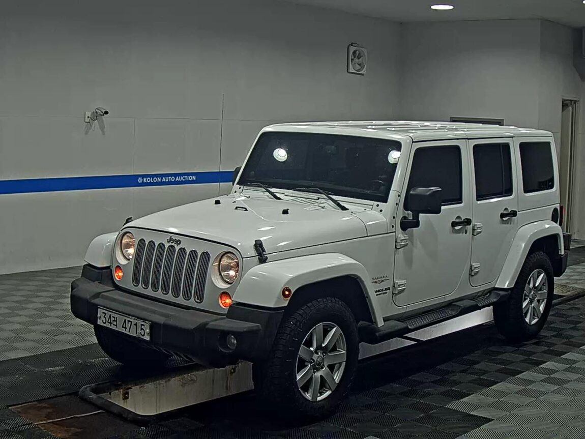 JEEP WRANGLER (JK) 2.8 SAHARA 4-DOOR 2013 - zdjęcie 2