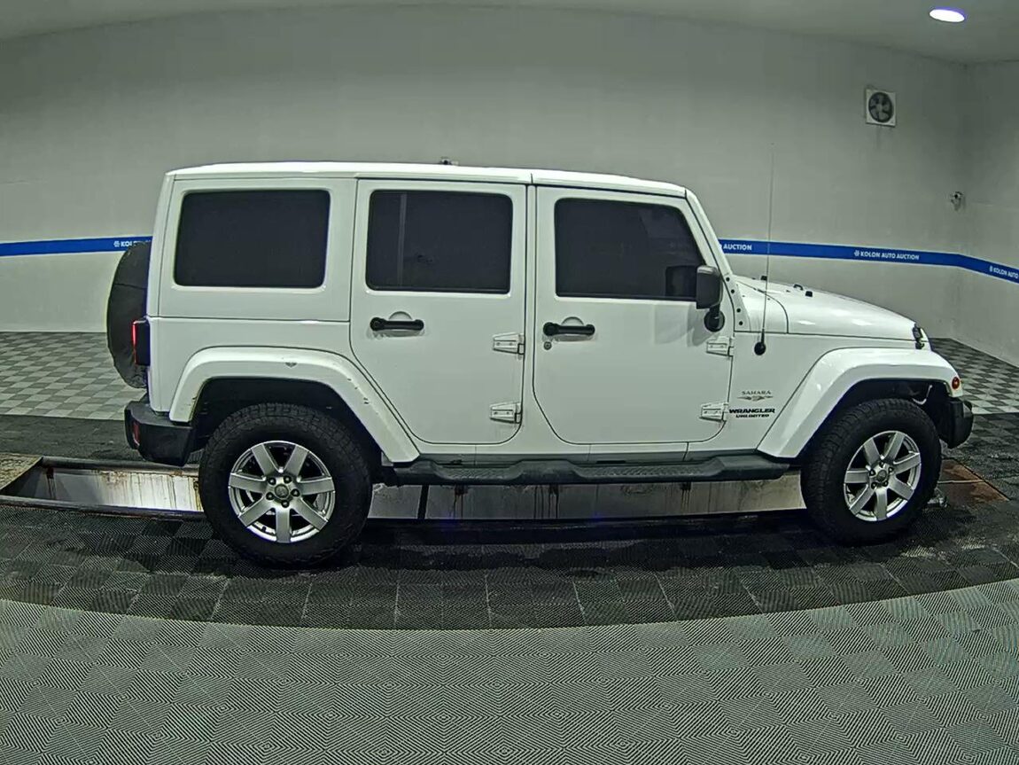 JEEP WRANGLER (JK) 2.8 SAHARA 4-DOOR 2013 - zdjęcie 4