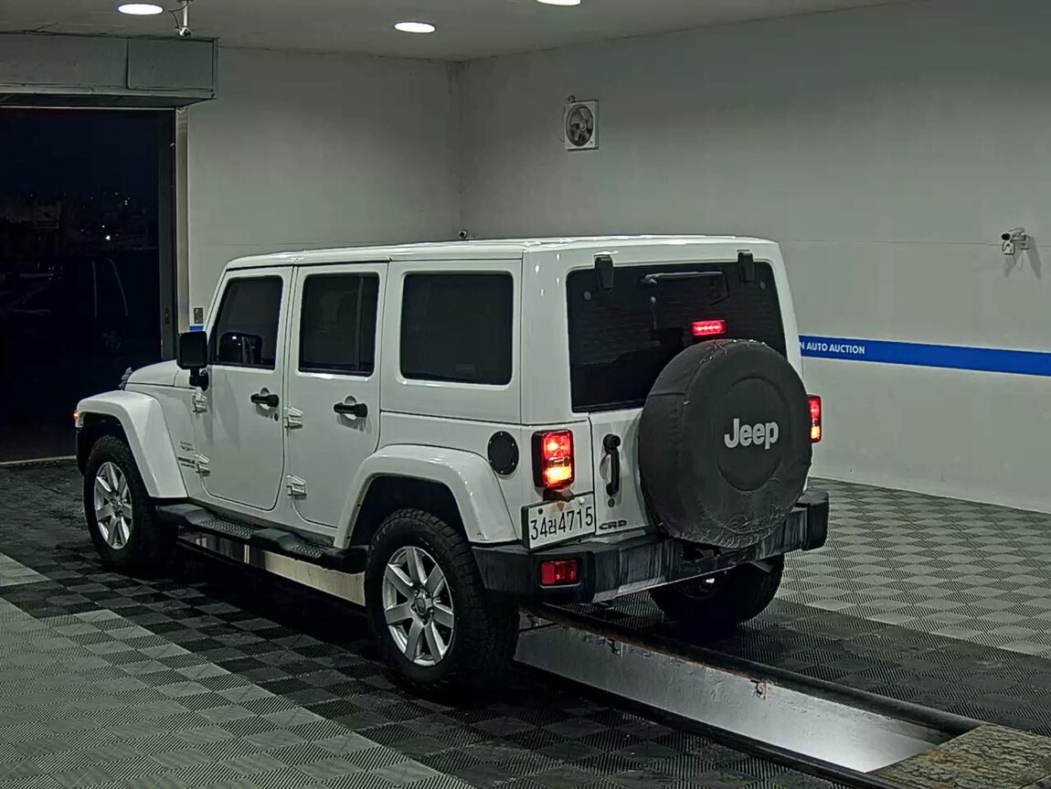JEEP WRANGLER (JK) 2.8 SAHARA 4-DOOR 2013 - zdjęcie 6