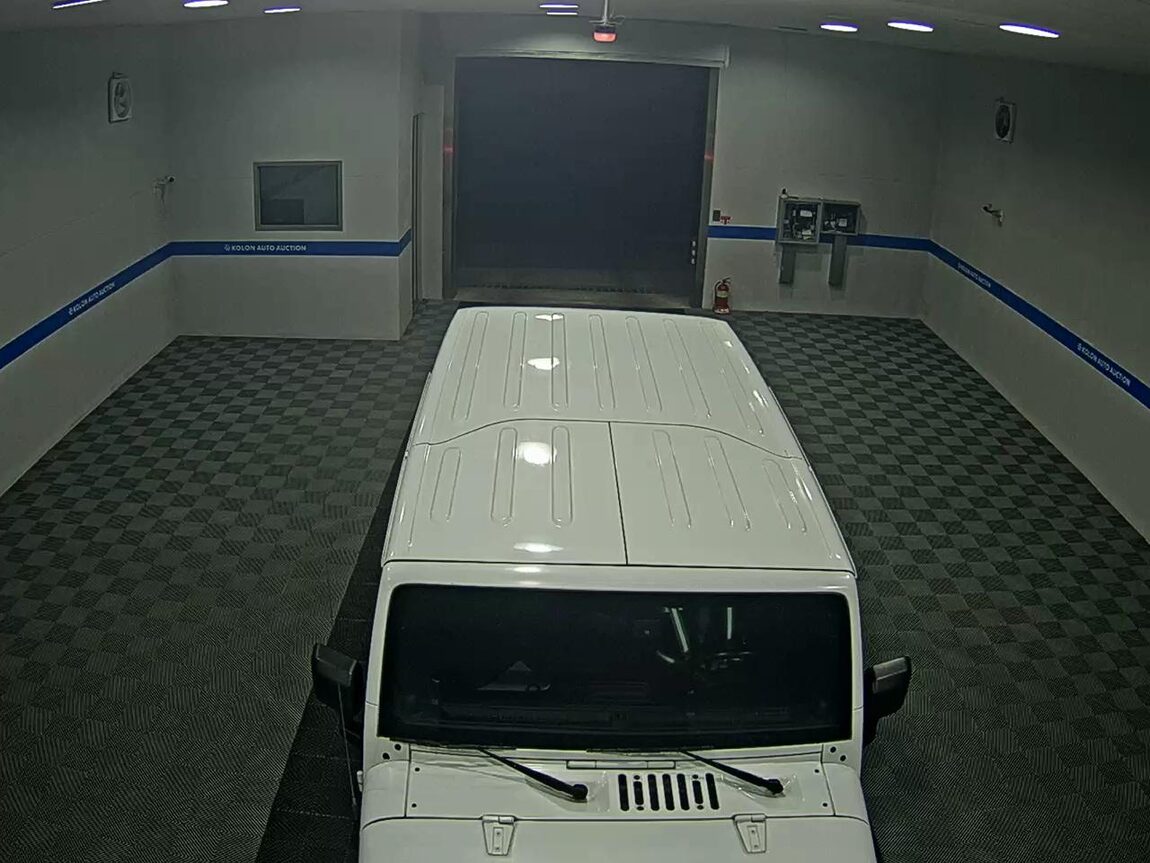 JEEP WRANGLER (JK) 2.8 SAHARA 4-DOOR 2013 - zdjęcie 7
