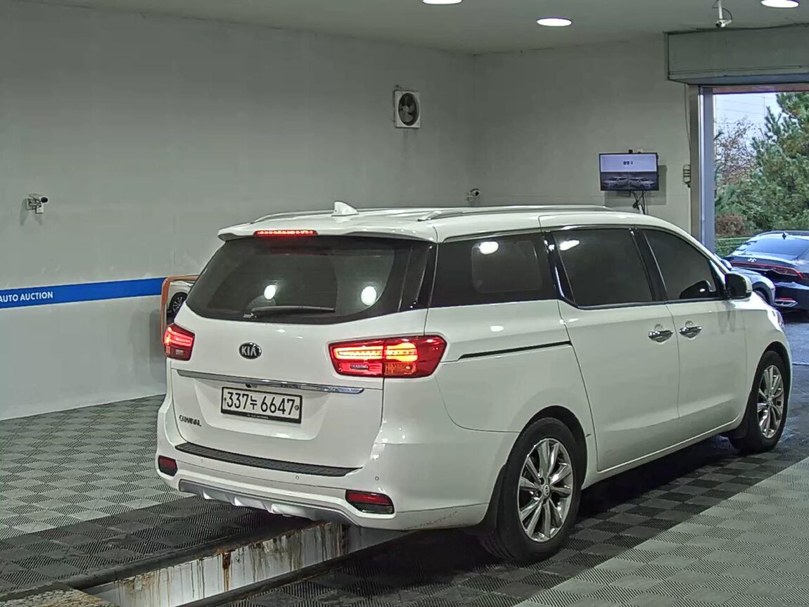 KIA THE NEW CARNIVAL 9-SEATER DIESEL NOBLESSE SPECIAL 2020 - zdjęcie 5