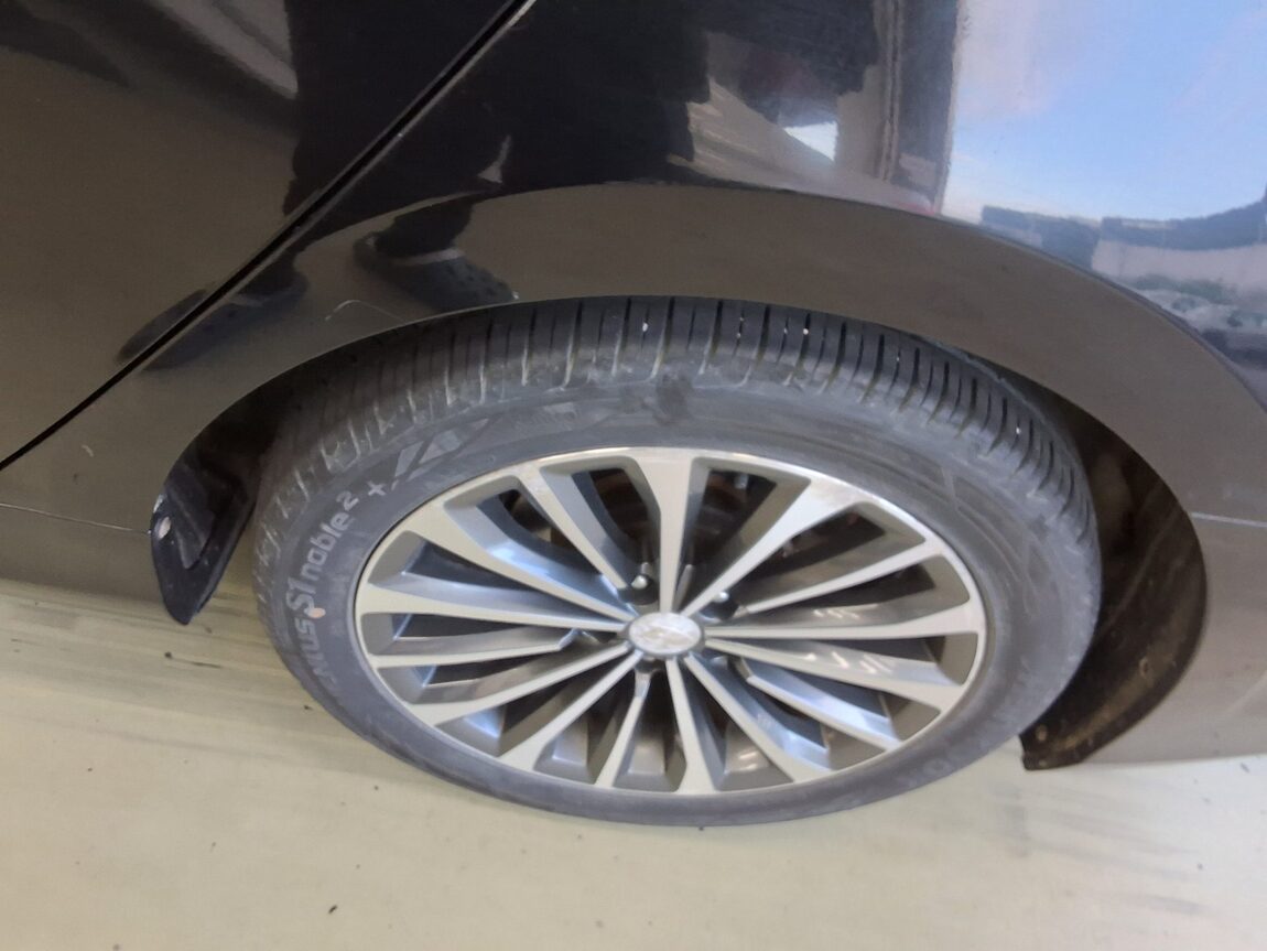 HYUNDAI GRANDEUR HG HG 240 MODERN 2014 - zdjęcie 22