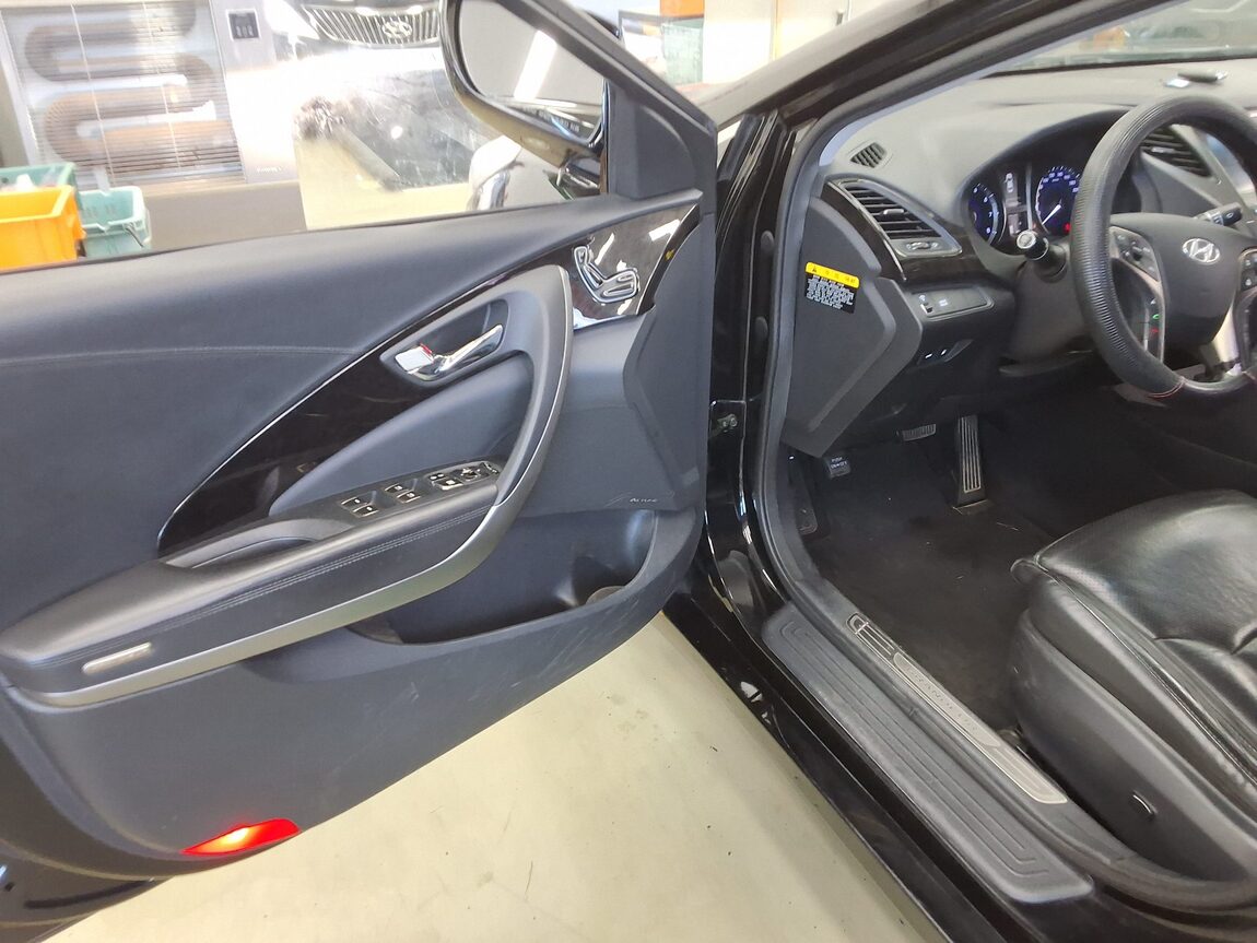 HYUNDAI GRANDEUR HG HG 240 MODERN 2014 - zdjęcie 10