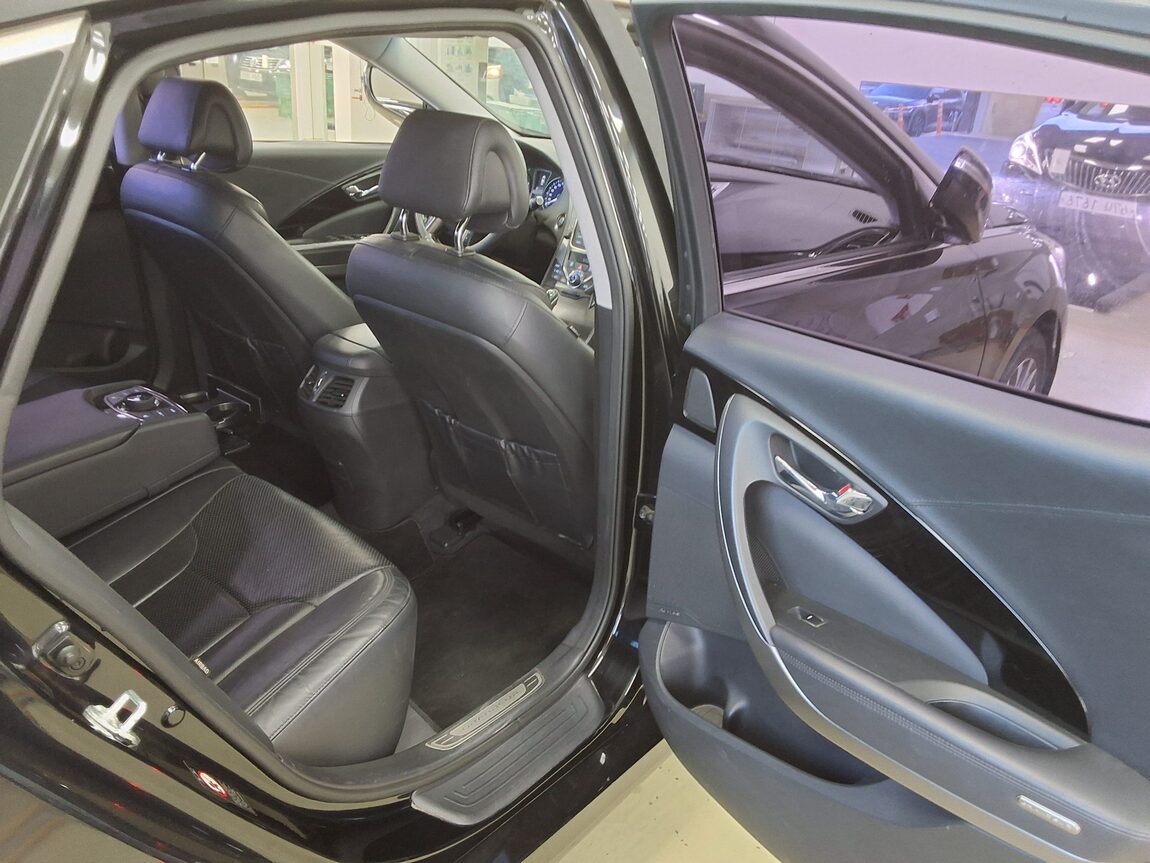 HYUNDAI GRANDEUR HG HG 240 MODERN 2014 - zdjęcie 13