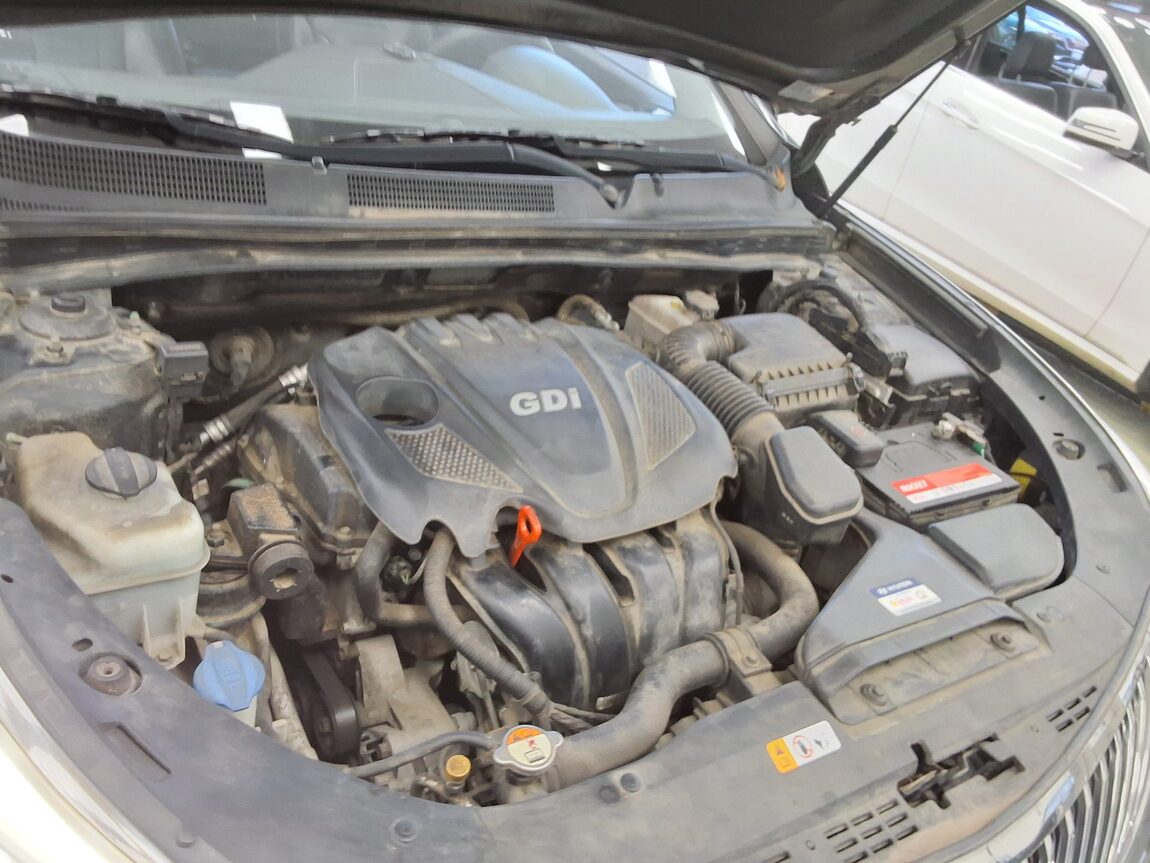 HYUNDAI GRANDEUR HG HG 240 MODERN 2014 - zdjęcie 19