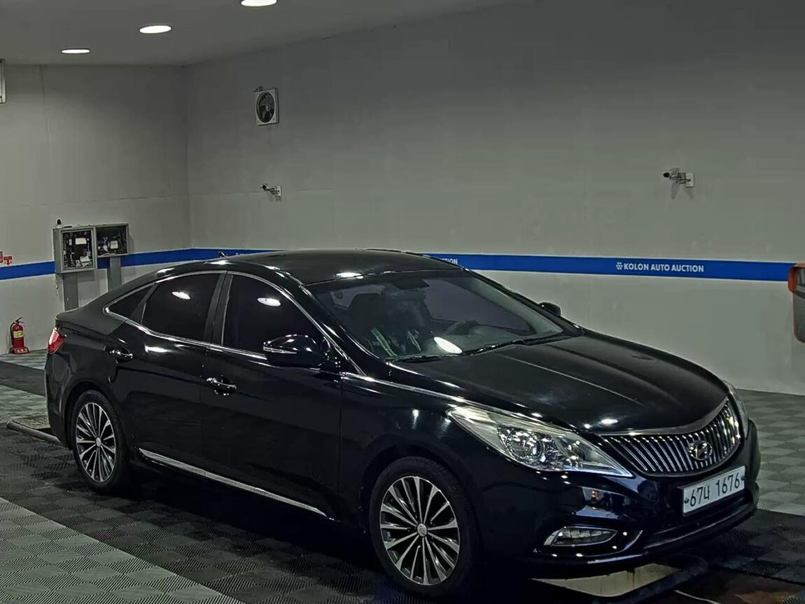 HYUNDAI GRANDEUR HG HG 240 MODERN 2014 - zdjęcie 3