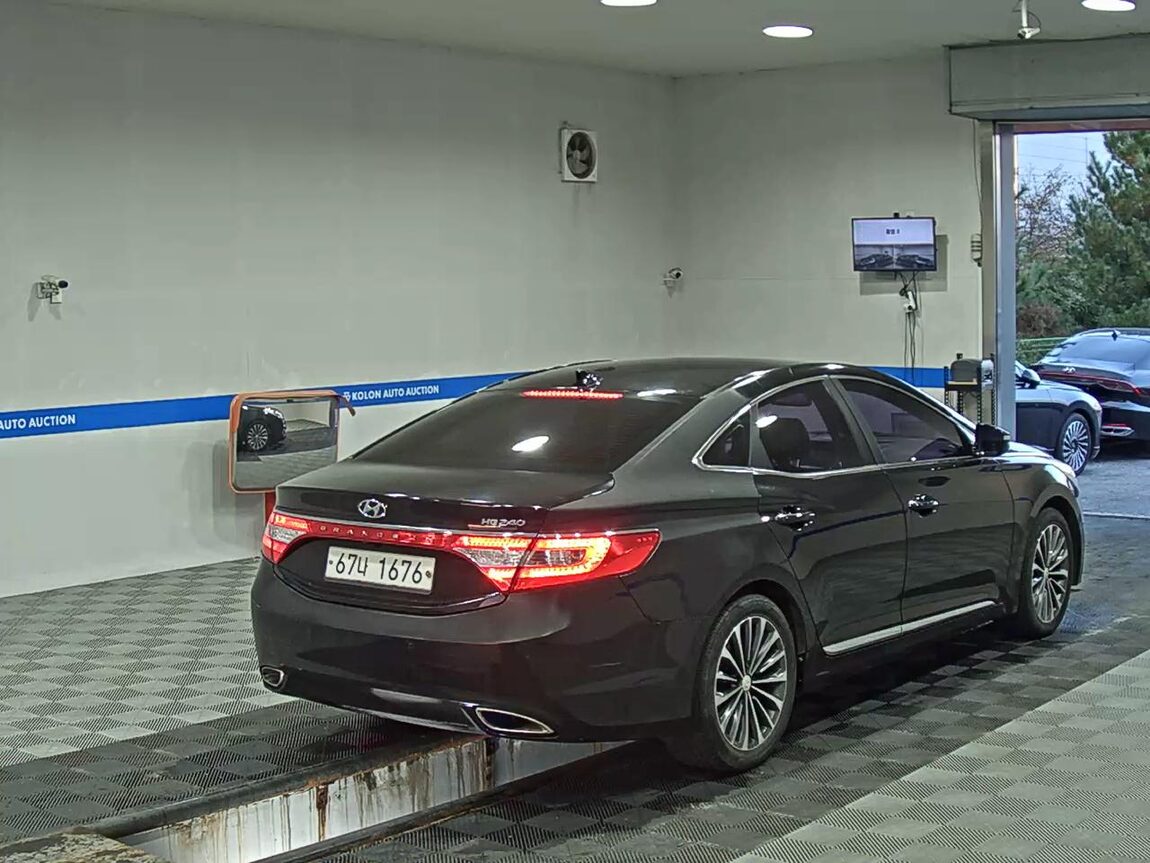 HYUNDAI GRANDEUR HG HG 240 MODERN 2014 - zdjęcie 5