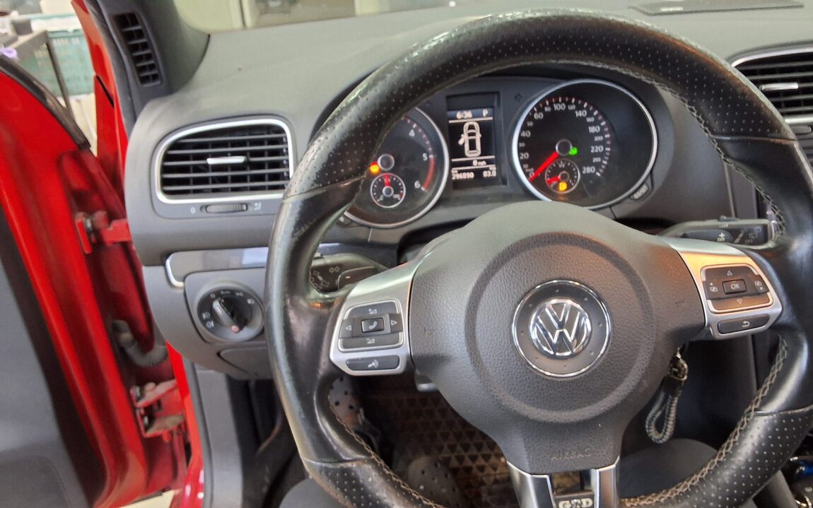 VOLKSWAGEN GOLF (6TH GEN) 2.0 GTD 2012 - zdjęcie 17