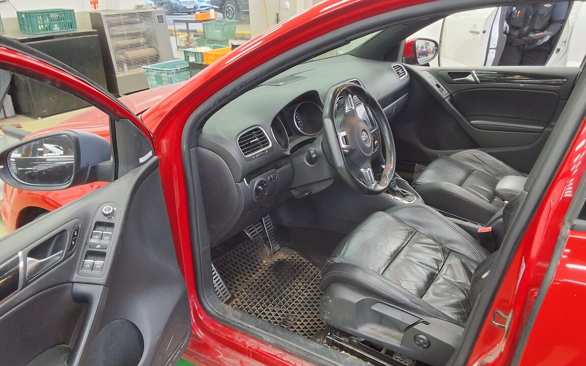 VOLKSWAGEN GOLF (6TH GEN) 2.0 GTD 2012 - zdjęcie 10