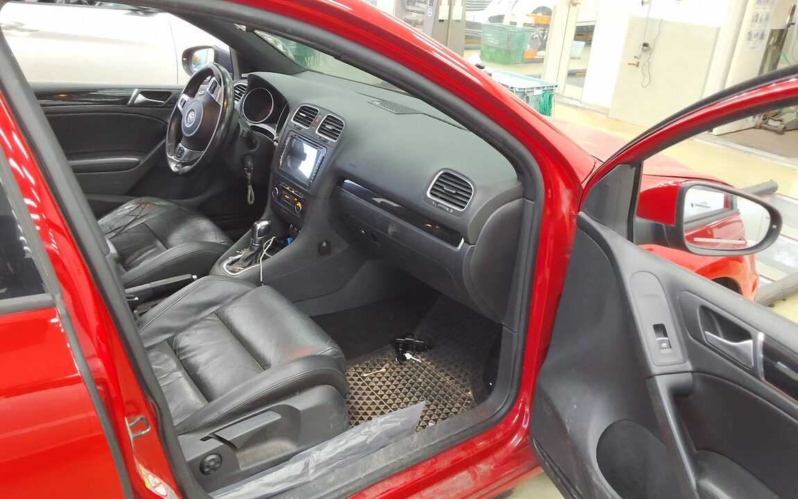 VOLKSWAGEN GOLF (6TH GEN) 2.0 GTD 2012 - zdjęcie 14