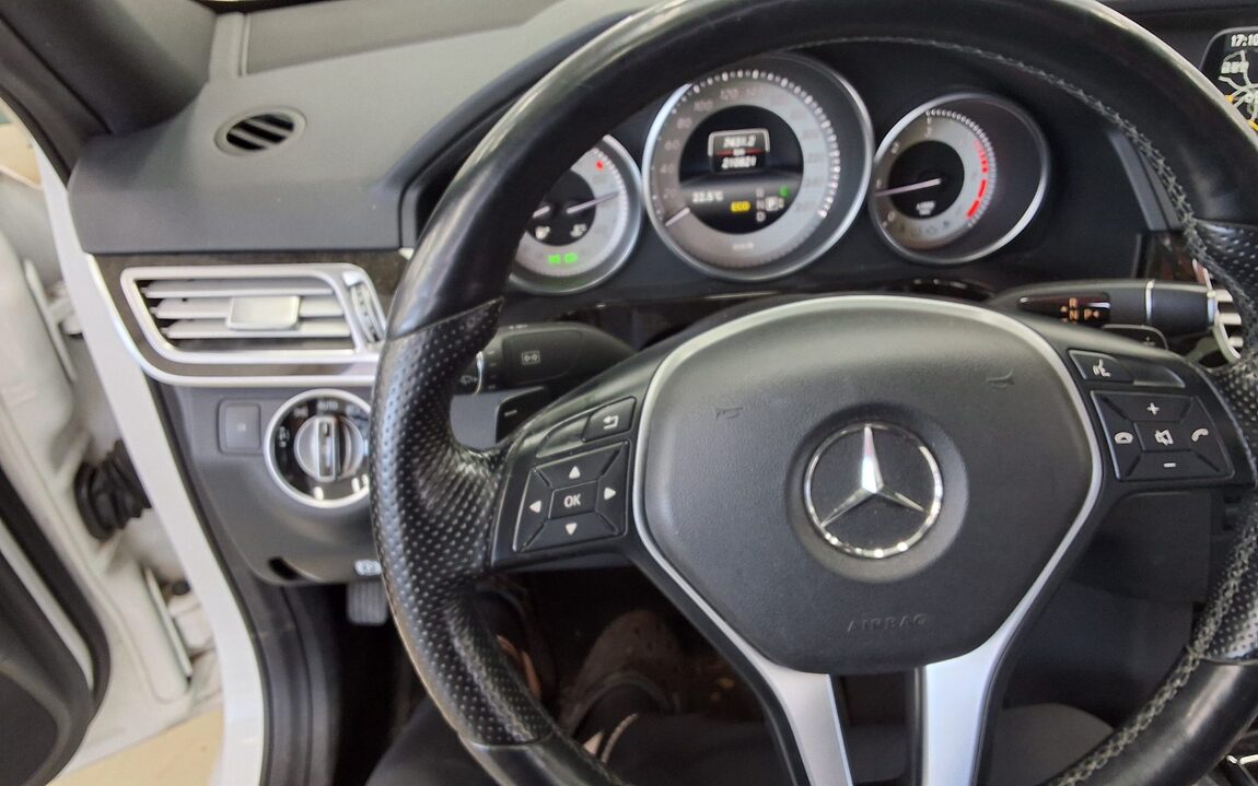 MERCEDES-BENZ E-CLASS (4TH GEN) E250 CDI 4MATIC 2014 - zdjęcie 17