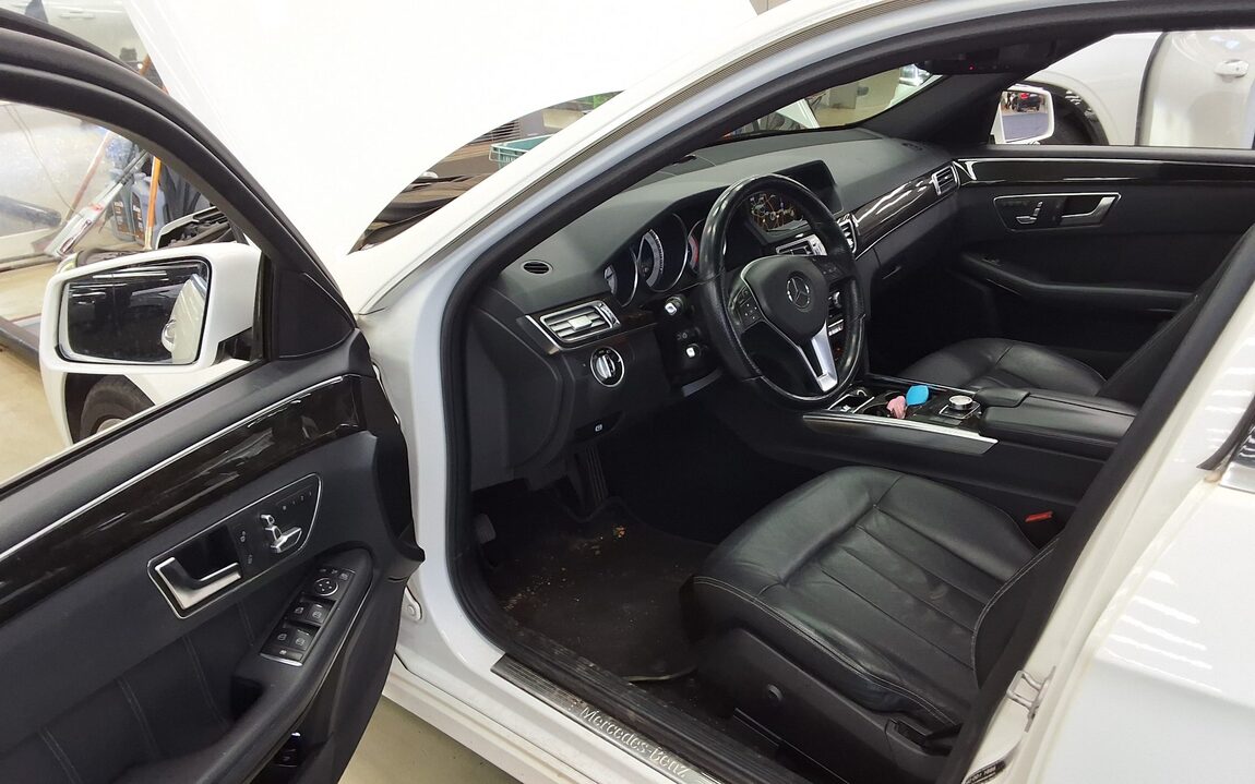 MERCEDES-BENZ E-CLASS (4TH GEN) E250 CDI 4MATIC 2014 - zdjęcie 10