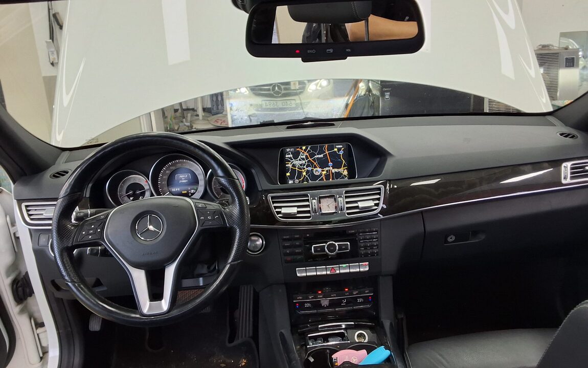 MERCEDES-BENZ E-CLASS (4TH GEN) E250 CDI 4MATIC 2014 - zdjęcie 11