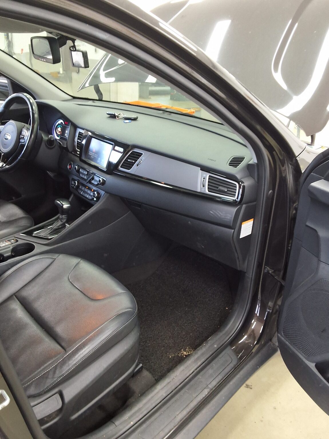 KIA NIRO 1.6 HYBRID PRESTIGE 2017 - zdjęcie 14