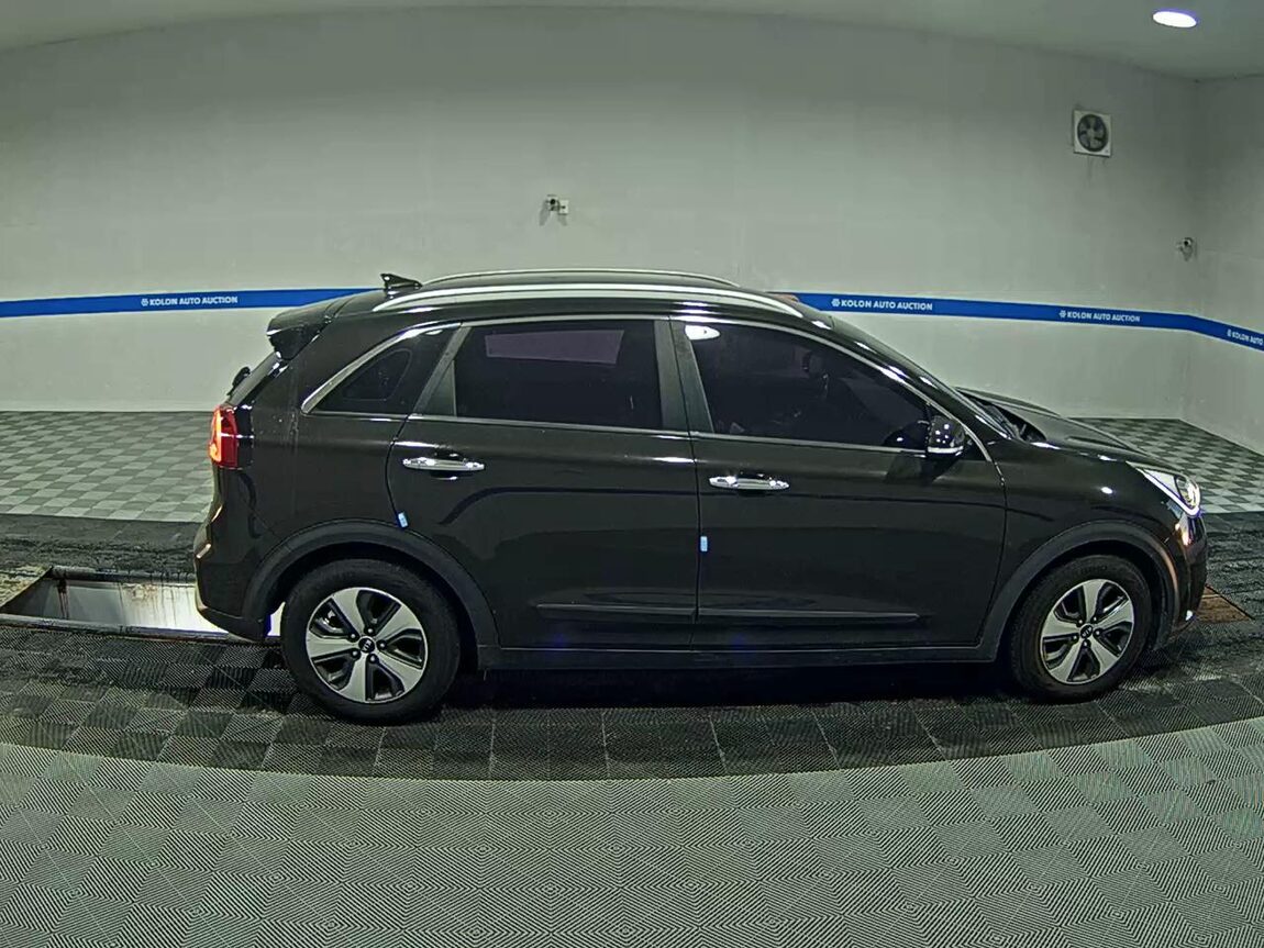KIA NIRO 1.6 HYBRID PRESTIGE 2017 - zdjęcie 4
