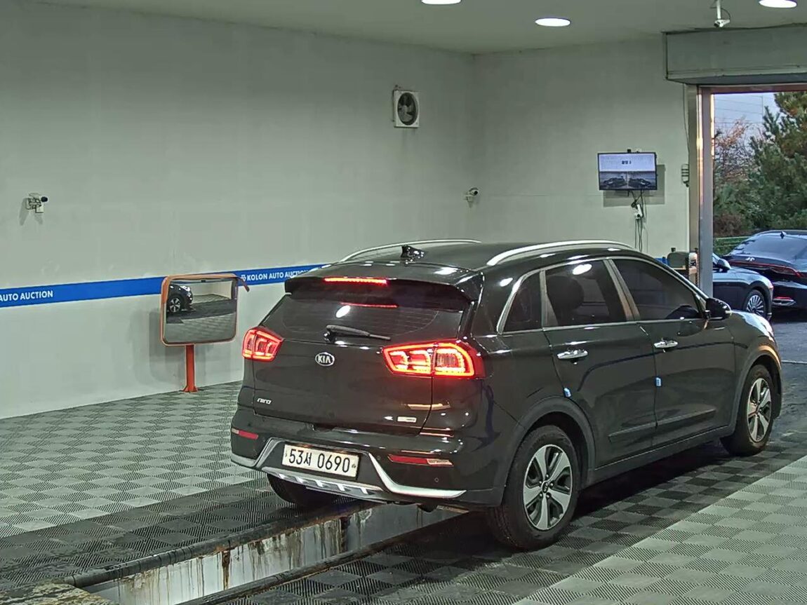 KIA NIRO 1.6 HYBRID PRESTIGE 2017 - zdjęcie 5