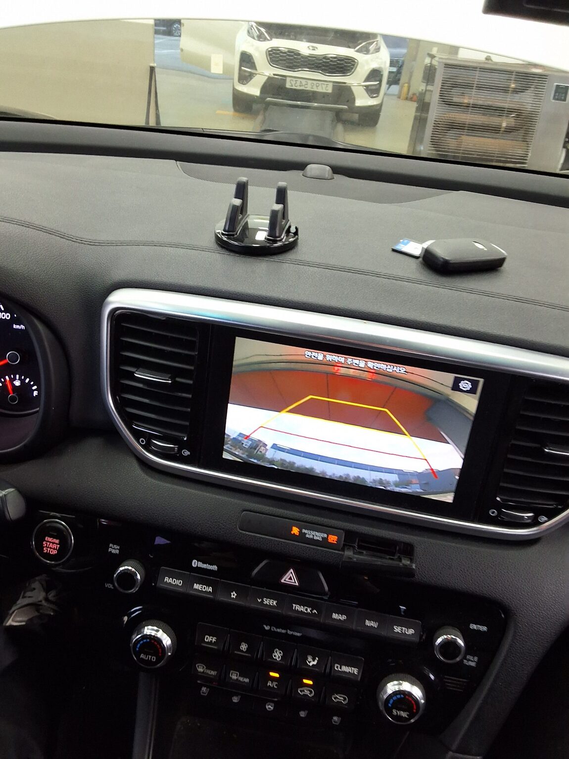 KIA SPORTAGE THE BOLD R2.0 DIESEL 2WD SIGNATURE 2020 - zdjęcie 17