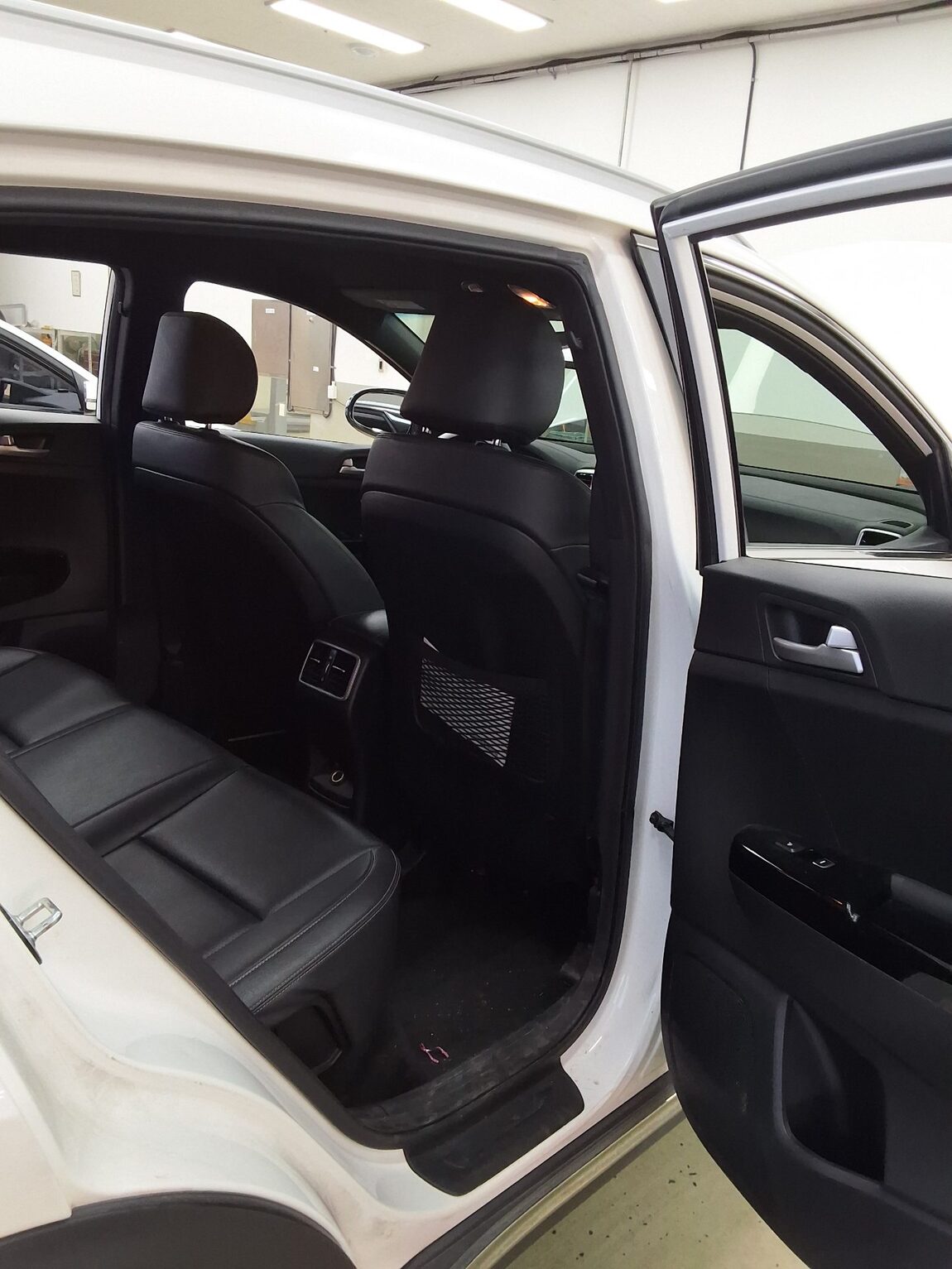 KIA SPORTAGE THE BOLD R2.0 DIESEL 2WD SIGNATURE 2020 - zdjęcie 13