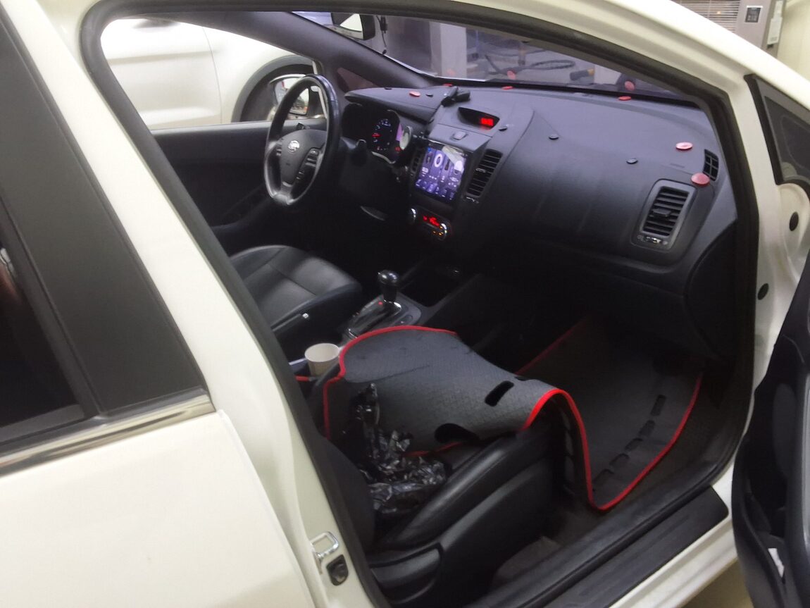 KIA K3 1.6 GDI NOBLESSE 2015 - zdjęcie 15