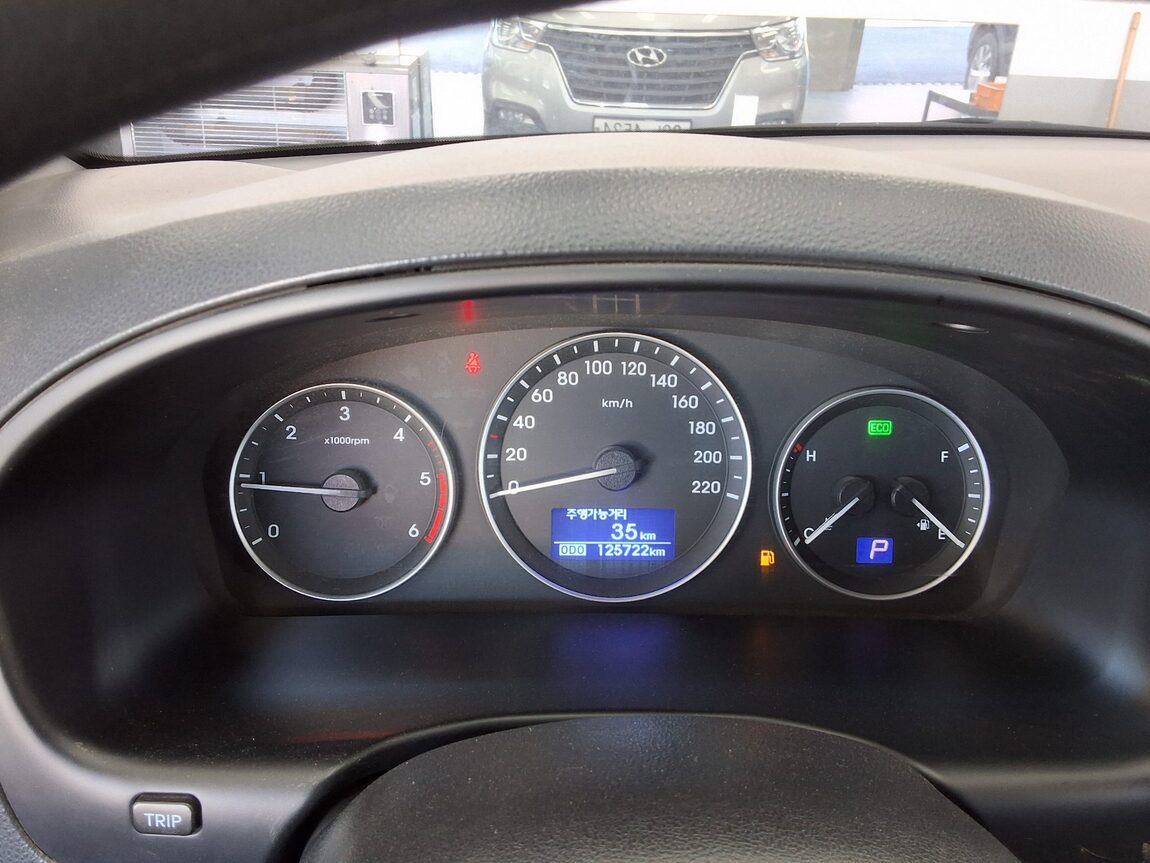HYUNDAI THE NEW GRAND STAREX 5-SEATER DIESEL VAN STYLE 2021 - zdjęcie 9