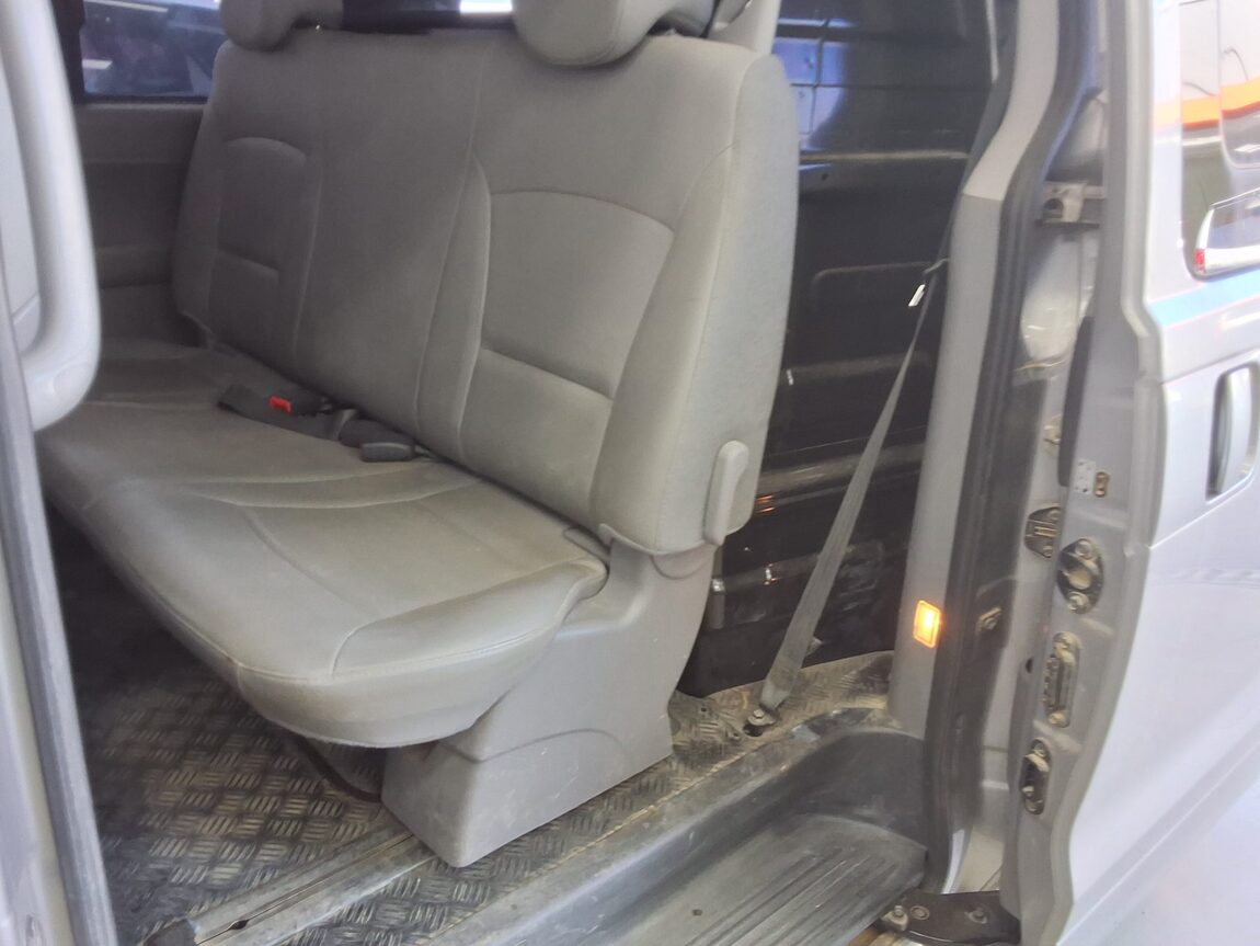 HYUNDAI THE NEW GRAND STAREX 5-SEATER DIESEL VAN STYLE 2021 - zdjęcie 12