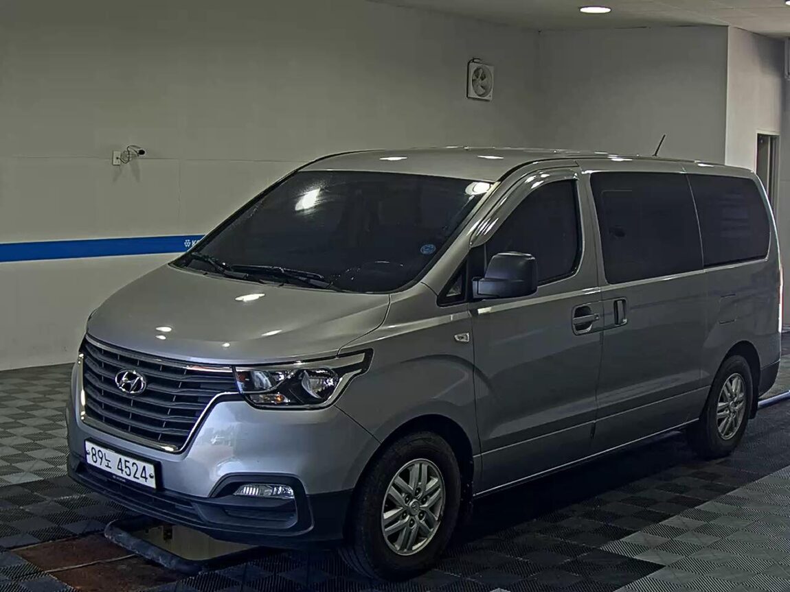 HYUNDAI THE NEW GRAND STAREX 5-SEATER DIESEL VAN STYLE 2021 - zdjęcie 2