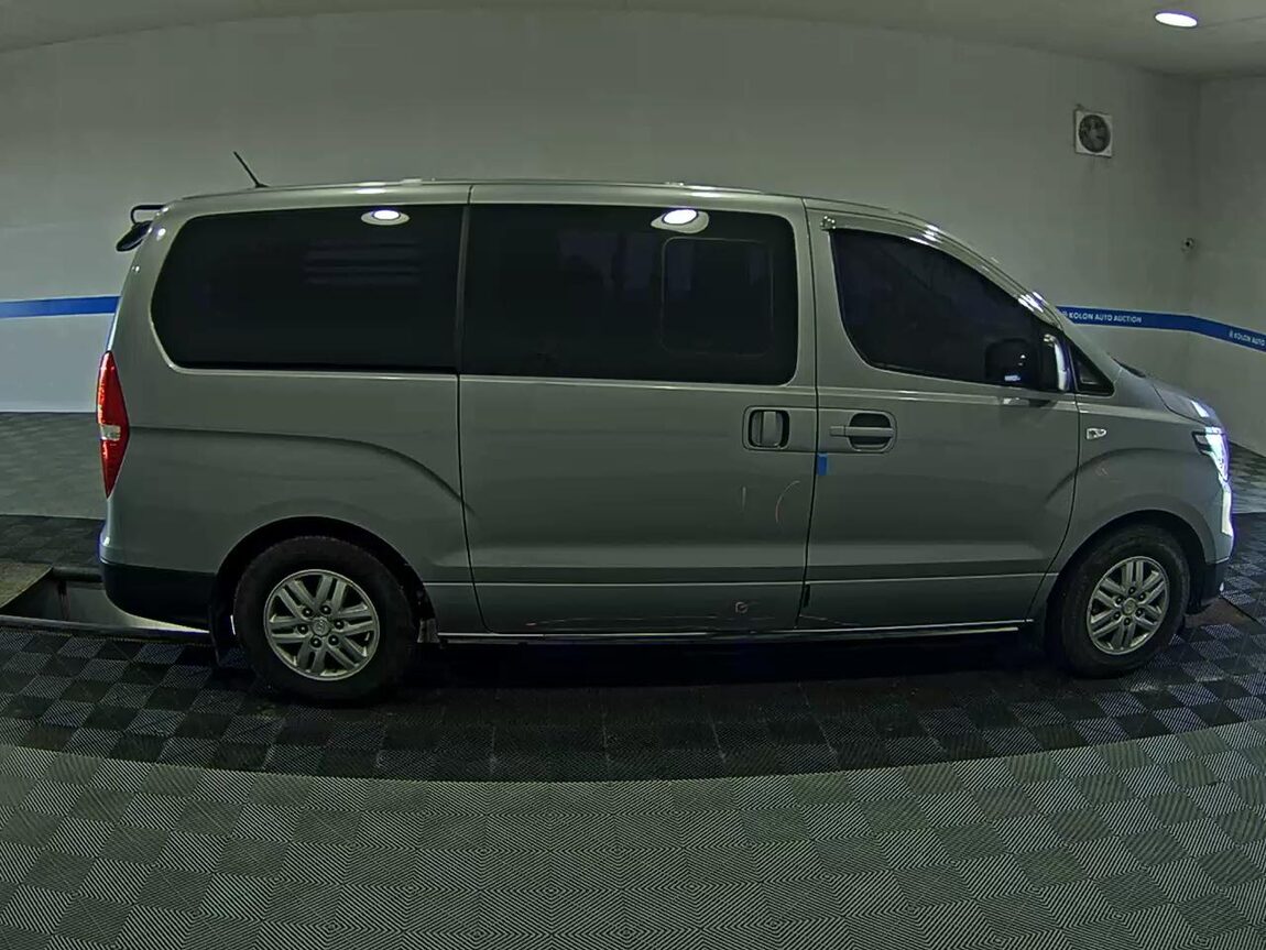 HYUNDAI THE NEW GRAND STAREX 5-SEATER DIESEL VAN STYLE 2021 - zdjęcie 4