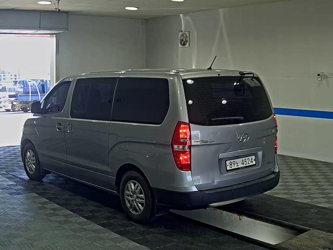 HYUNDAI THE NEW GRAND STAREX 5-SEATER DIESEL VAN STYLE 2021 - zdjęcie 6