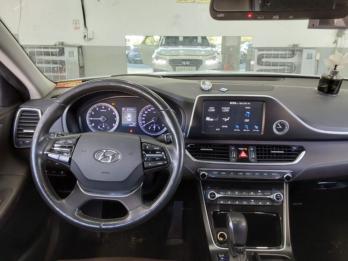 HYUNDAI GRANDEUR IG 2.4 GDi PREMIUM SPECIAL 2018 - zdjęcie 11