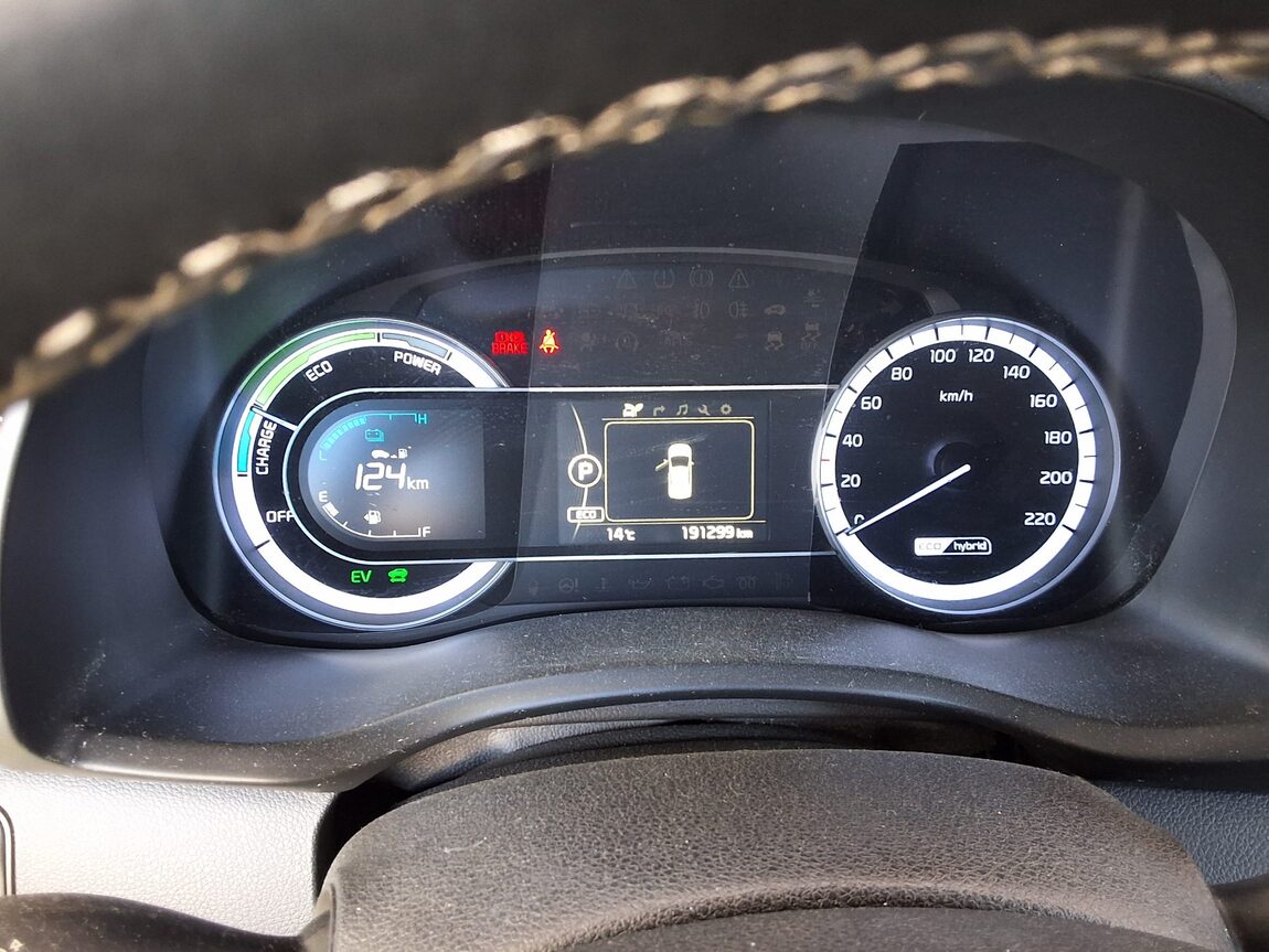 KIA NIRO 1.6 HYBRID PRESTIGE 2017 - zdjęcie 9