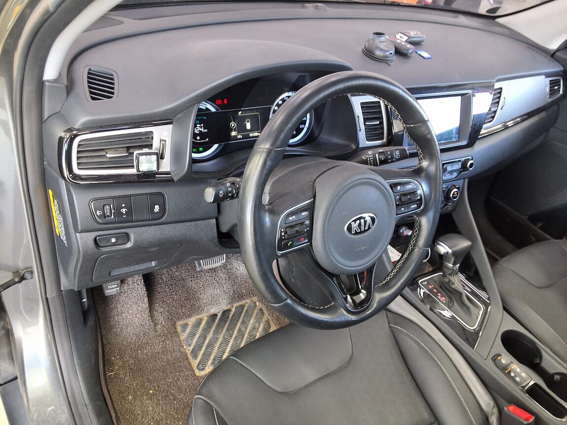 KIA NIRO 1.6 HYBRID PRESTIGE 2017 - zdjęcie 18