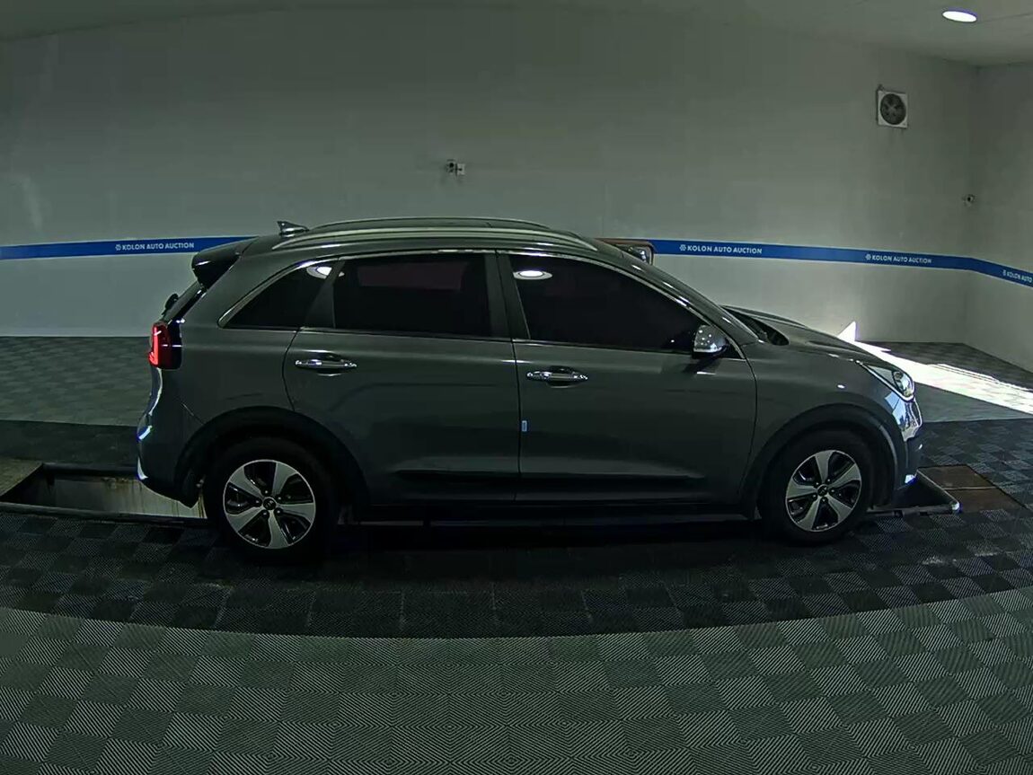 KIA NIRO 1.6 HYBRID PRESTIGE 2017 - zdjęcie 4