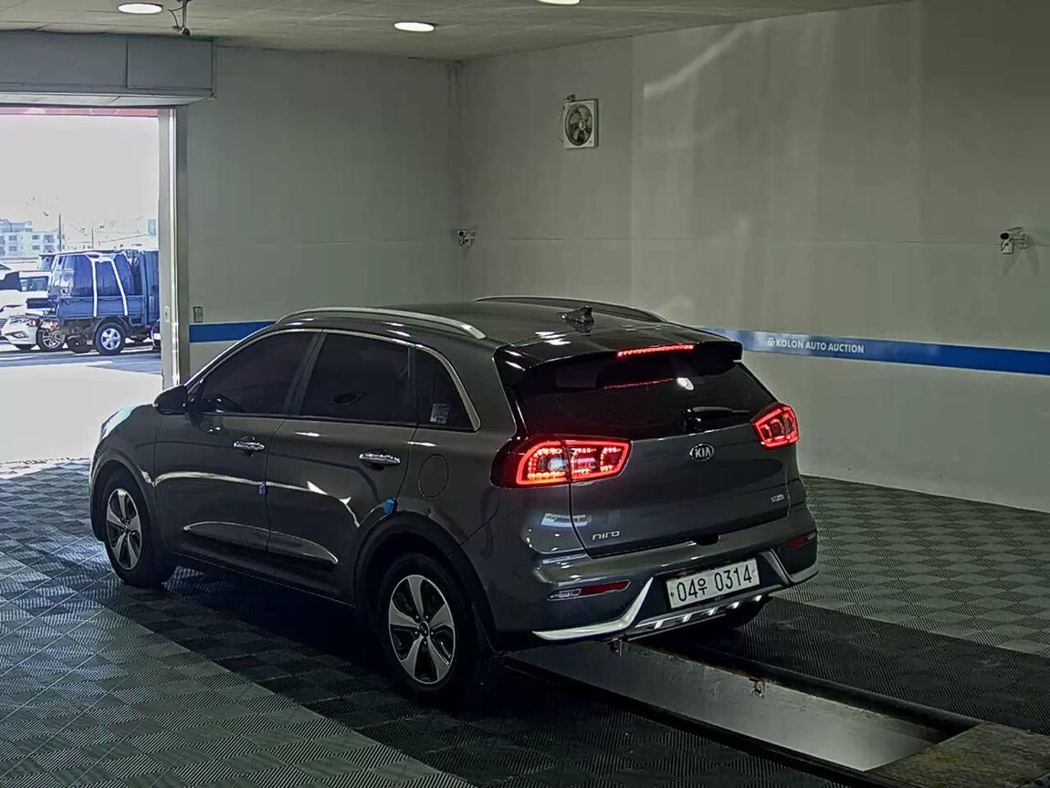 KIA NIRO 1.6 HYBRID PRESTIGE 2017 - zdjęcie 6