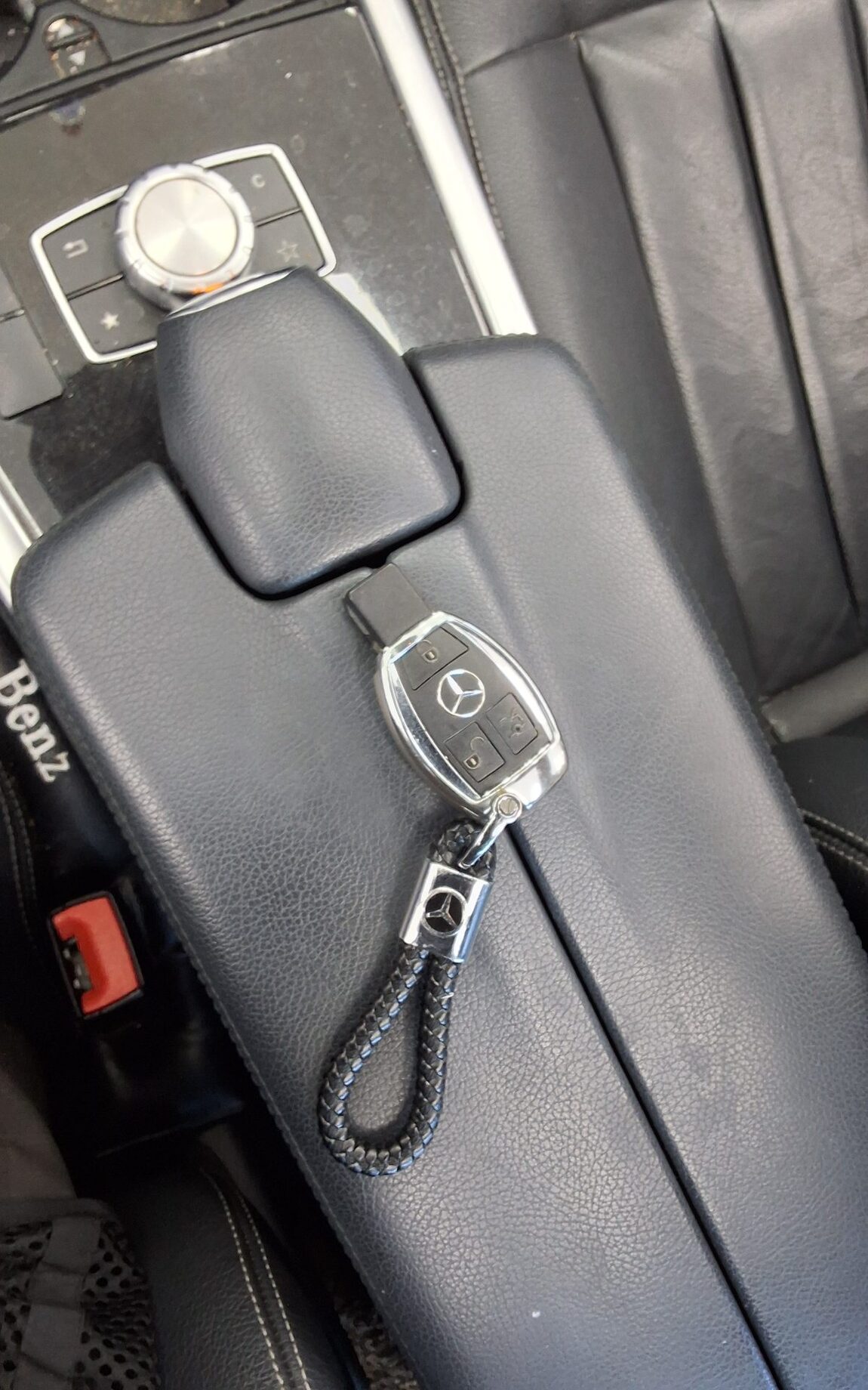 MERCEDES-BENZ E-CLASS (4TH GEN) E300 4MATIC AVANTGARDE 2014 - zdjęcie 20
