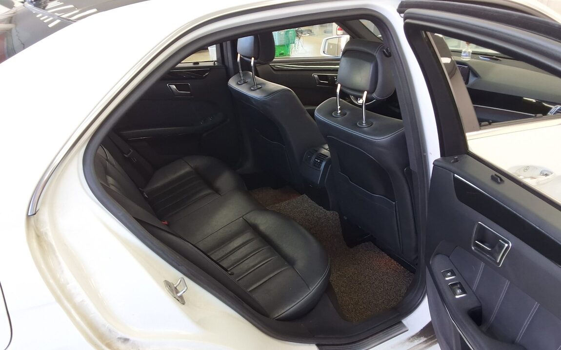 MERCEDES-BENZ E-CLASS (4TH GEN) E300 4MATIC AVANTGARDE 2014 - zdjęcie 13