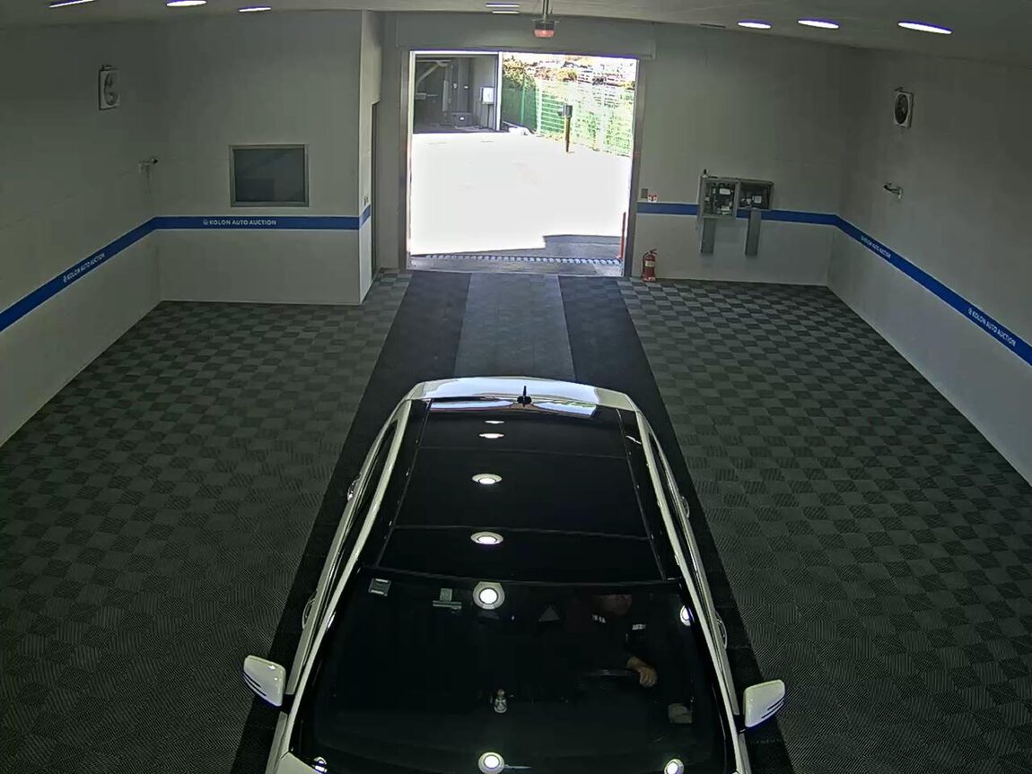 MERCEDES-BENZ E-CLASS (4TH GEN) E300 4MATIC AVANTGARDE 2014 - zdjęcie 7