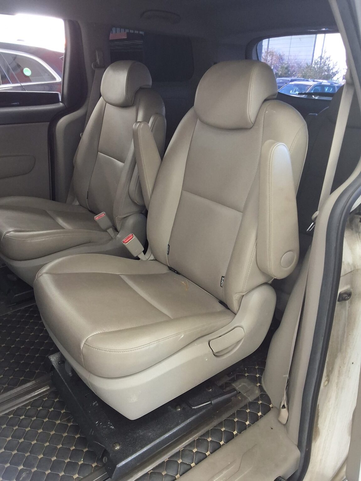 KIA ALL NEW CARNIVAL 9-SEATER DIESEL LUXURY 2018 - zdjęcie 12