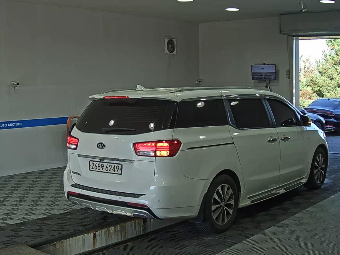 KIA ALL NEW CARNIVAL 9-SEATER DIESEL LUXURY 2018 - zdjęcie 5
