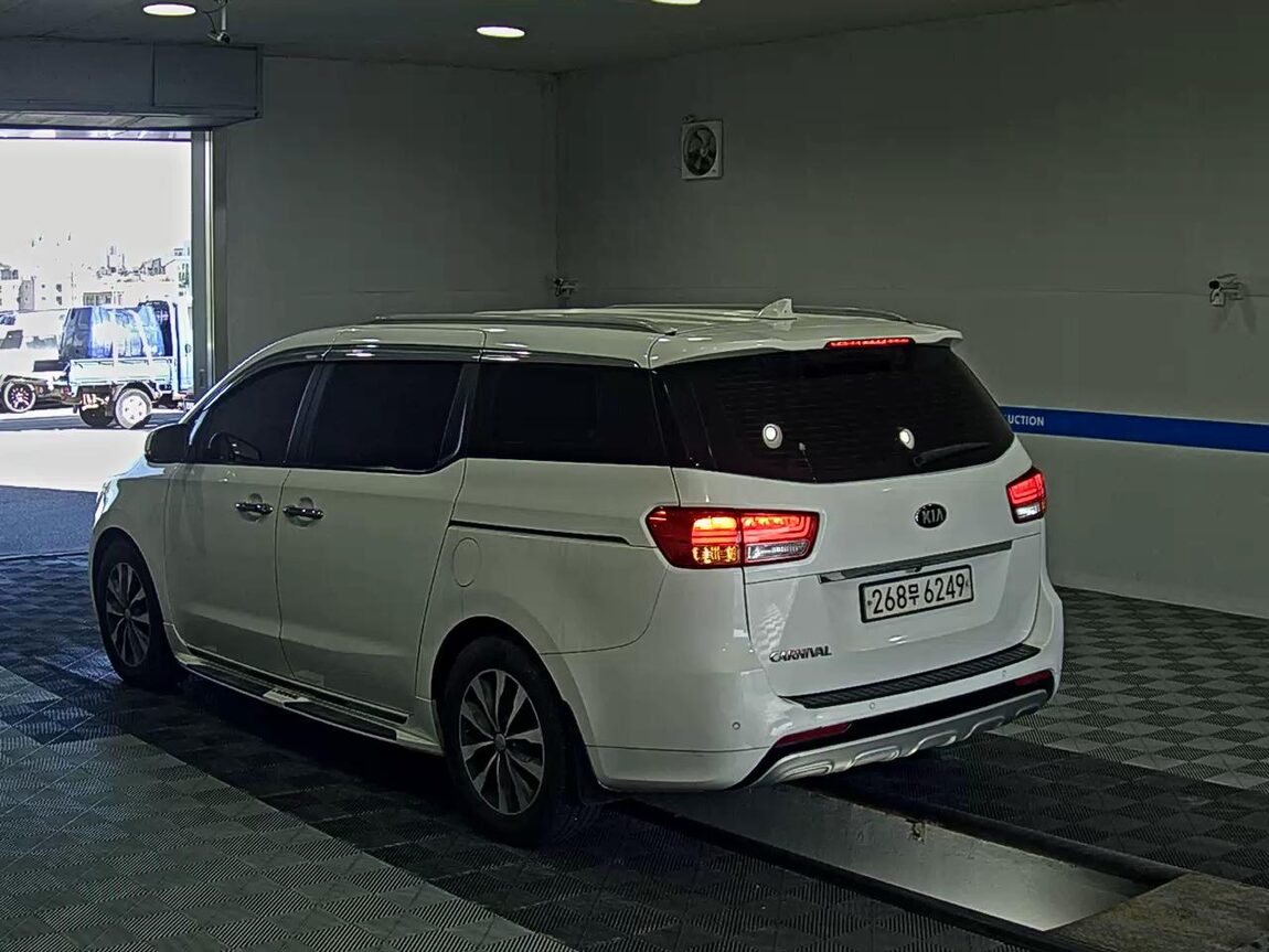 KIA ALL NEW CARNIVAL 9-SEATER DIESEL LUXURY 2018 - zdjęcie 6