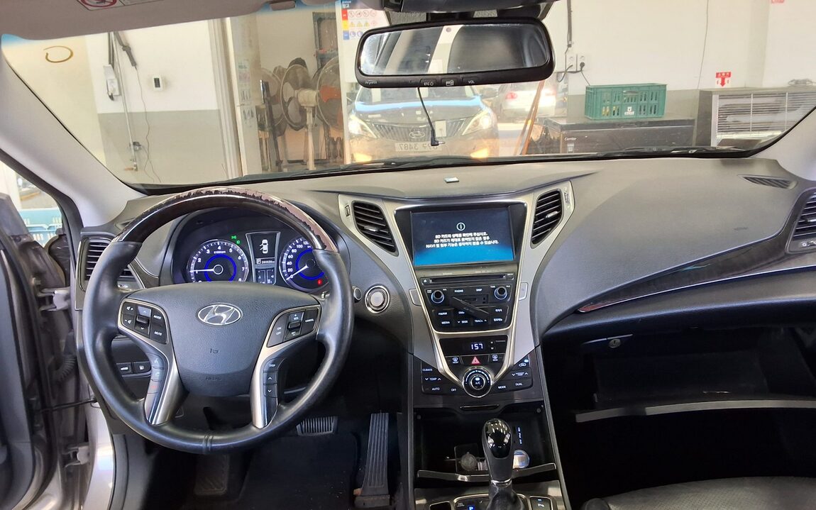 HYUNDAI GRANDEUR HG LPI DISABLED VEHICLE 2014 - zdjęcie 11
