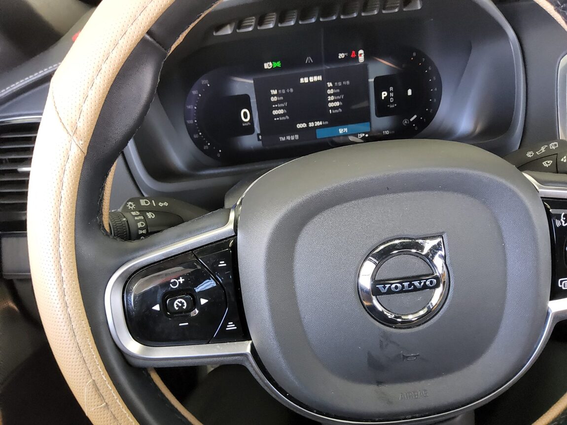 VOLVO XC90 (2ND GEN) B6 AWD ULTRA BRIGHT 2025 - zdjęcie 17
