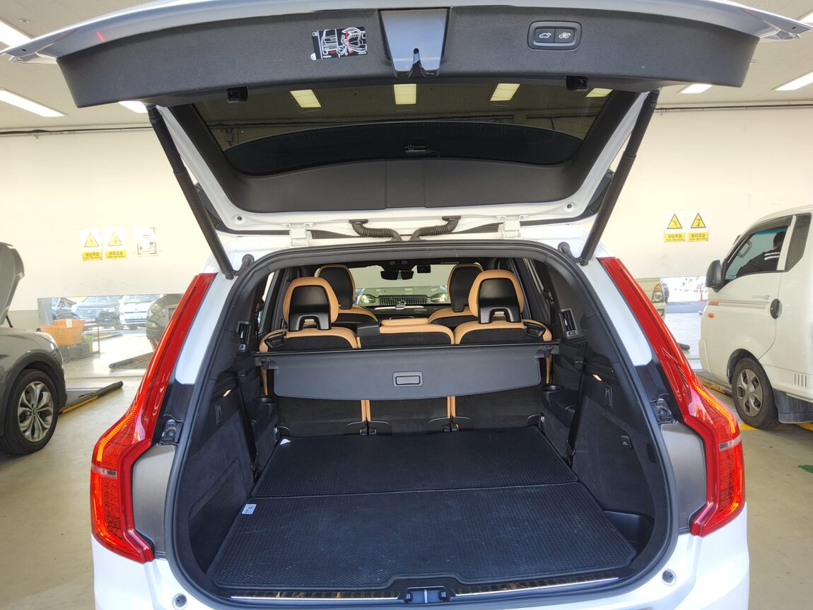 VOLVO XC90 (2ND GEN) B6 AWD ULTRA BRIGHT 2025 - zdjęcie 15