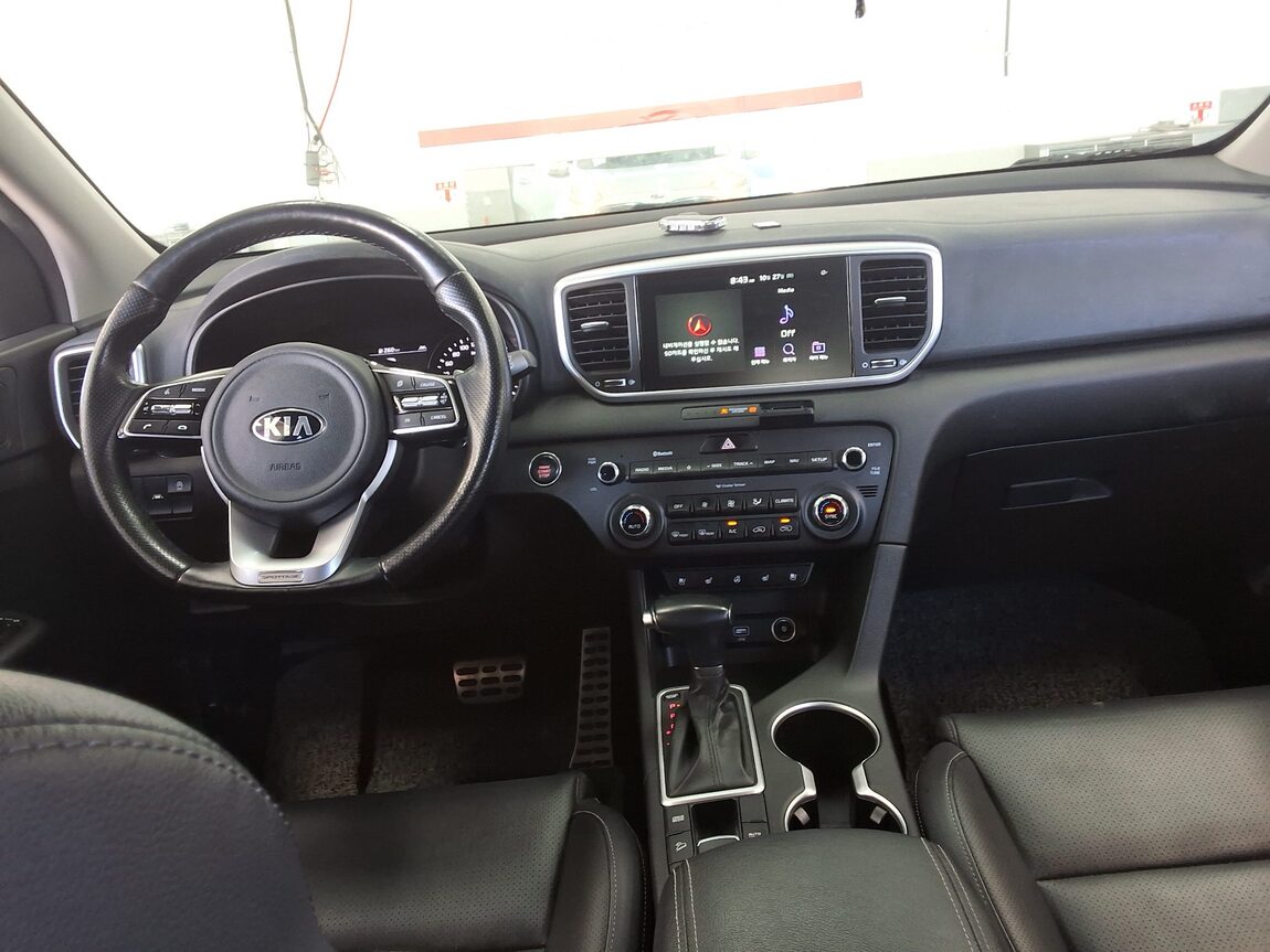 KIA SPORTAGE THE BOLD 1.6 DIESEL 2WD PRESTIGE 2022 - zdjęcie 11